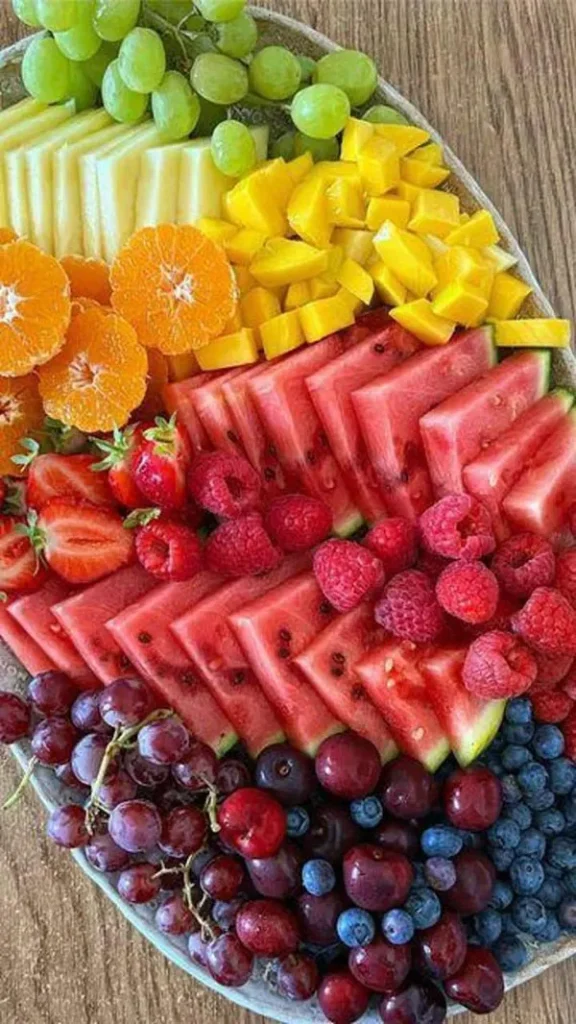 ایده چیدمان میوه شب یلدا 1404 ؛ ترکیب انار و هندونه که دل میبره 🍉 12 Yalda Night Fruit Arrangement 8