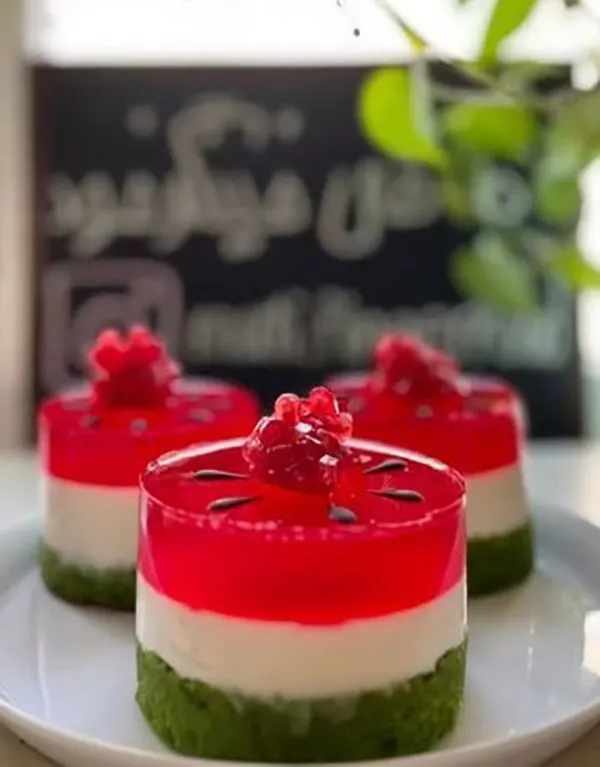 33 مدل ژله شب یلدا لیوانی؛ دسر قرمزِ خوشگل و فوری 🍉 5 Yalda Night Jelly in a glass 1