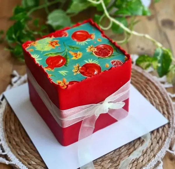 27 مدل مینی کیک شب یلدا؛ کوچولو، خوشگل و کاملاً یلدایی 5 Yalda Night Mini Cake 1