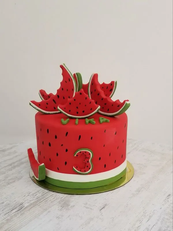 27 مدل مینی کیک شب یلدا؛ کوچولو، خوشگل و کاملاً یلدایی 22 Yalda Night Mini Cake 19