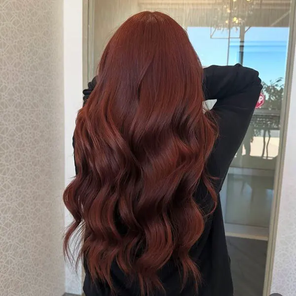 33 ایده رنگ مو شاه بلوطی؛ طبیعی، گرم و فوقالعاده دلنشین! 17 Chestnut hair color 10