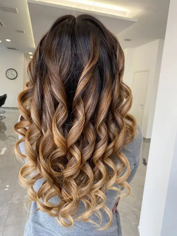 Coarse curly hairstyle 11