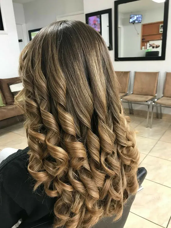 Coarse curly hairstyle 14