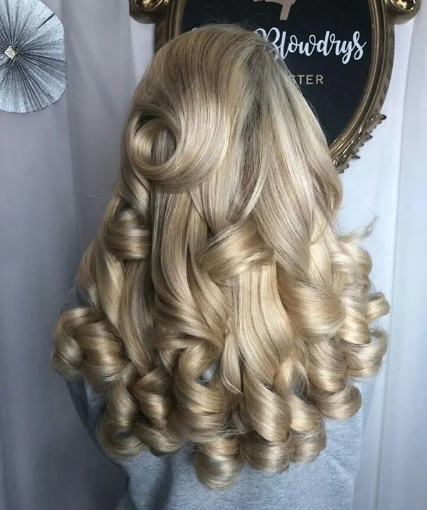 Coarse curly hairstyle 21