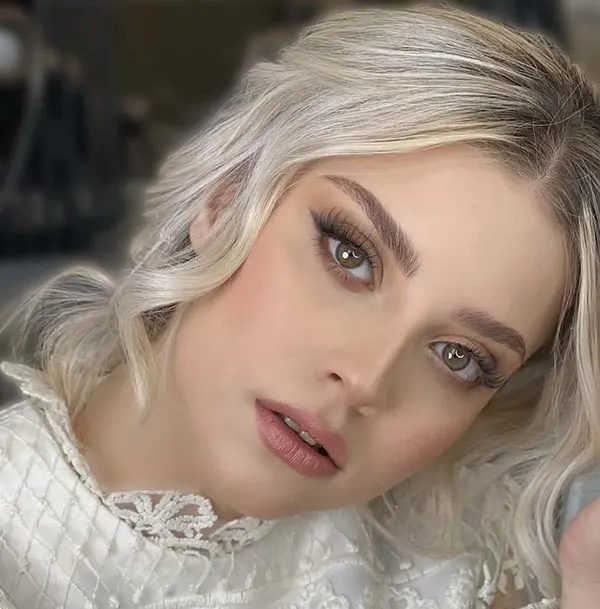 Face makeup model 8