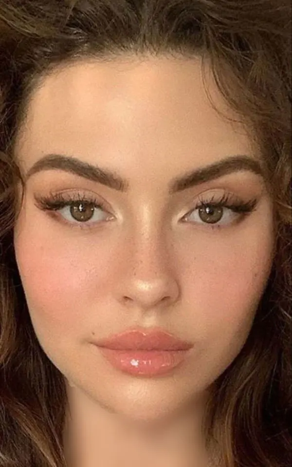 31 مدل میکاپ نچرال دخترونه؛ لطیف، شفاف، دلبر! 28 Natural makeup 24