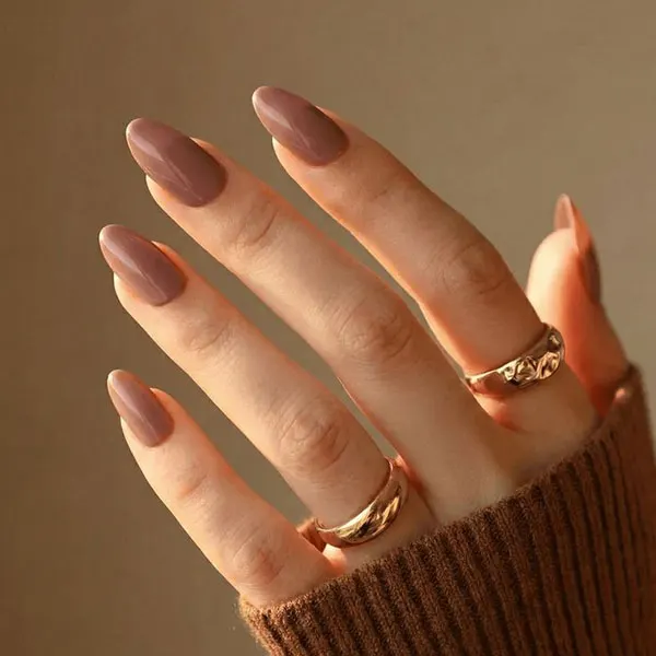 30 مدل رنگ ناخن کالباسی؛ مات یا براق؟ کدومش شیکتره؟ 17 Sausage nail polish 13