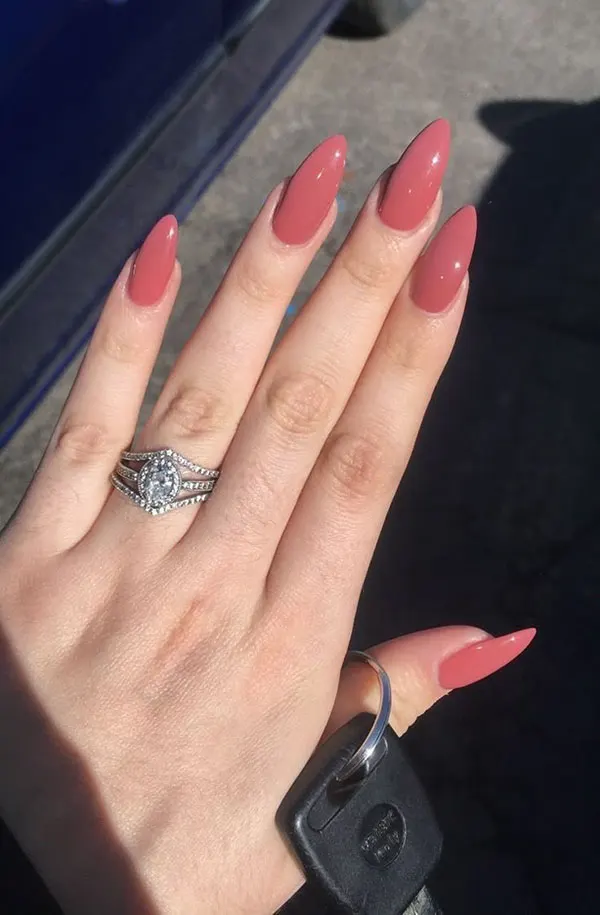 30 مدل رنگ ناخن کالباسی؛ مات یا براق؟ کدومش شیکتره؟ 15 Sausage nail polish 15