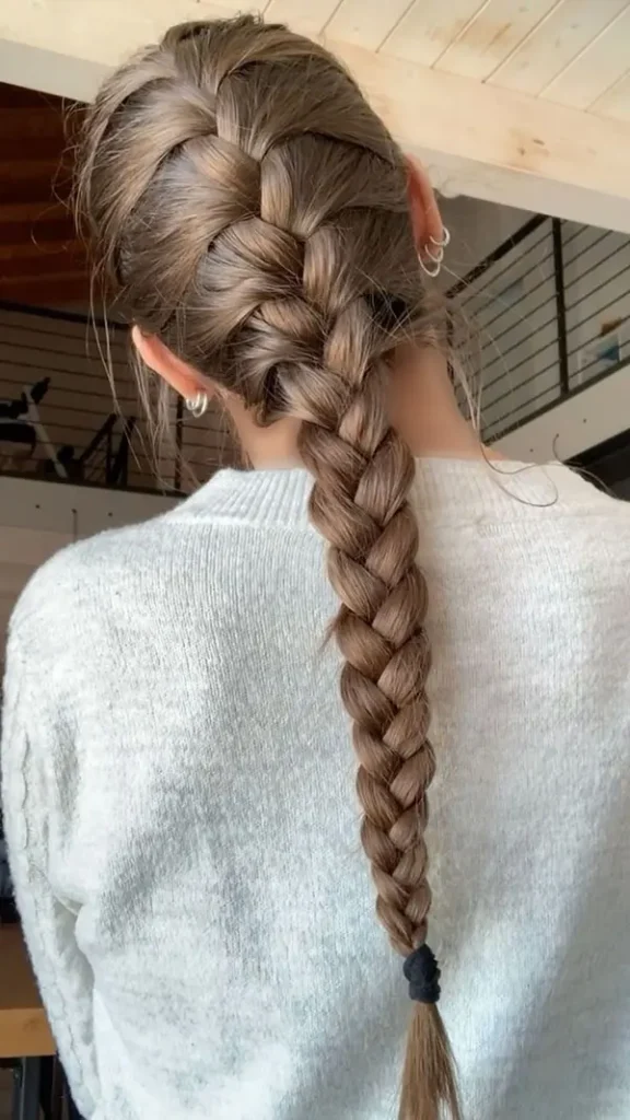 Simple and stylish girls hair weave at home 22