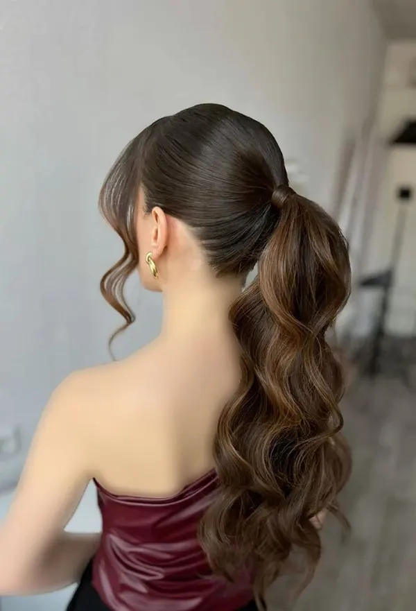 Stylish ponytail hairstyle 4