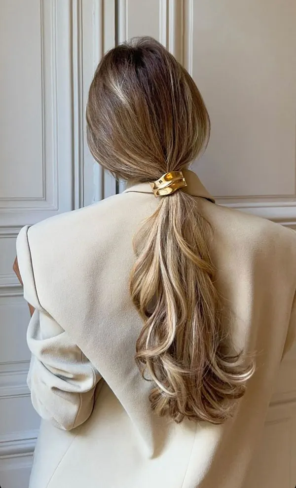 Stylish ponytail hairstyle 6