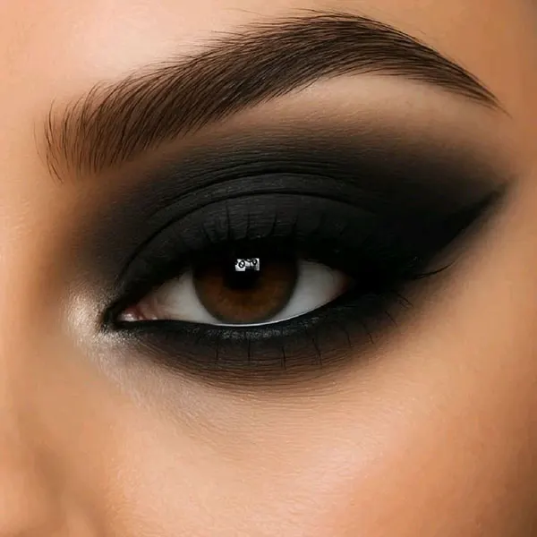 31 مدل سایه چشم سیاه زنانه | حقیقتی که درباره اسموکی بهت نمیگن! 25 Black eye shadow 21