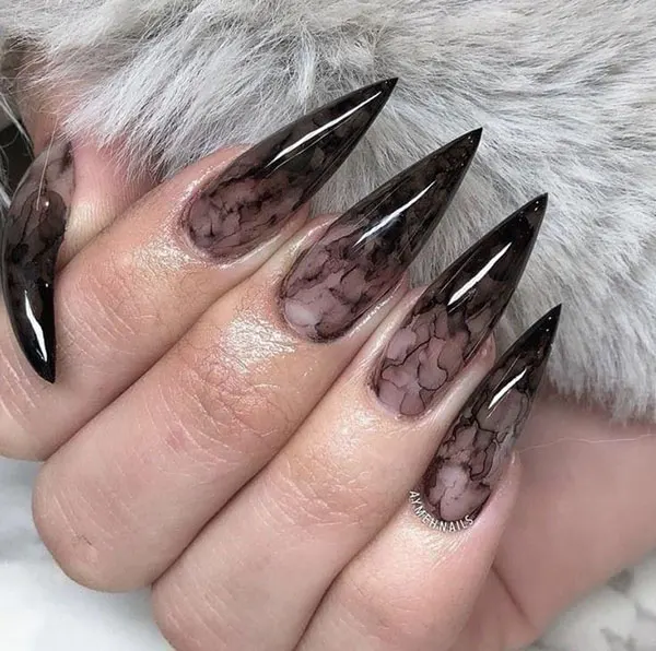 34 مدل ناخن امبره مشکی؛ سادهترین راه برای خاص دیده شدن! 30 Black ombre nails 27