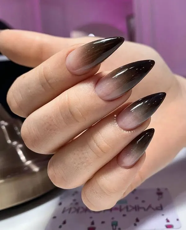 34 مدل ناخن امبره مشکی؛ سادهترین راه برای خاص دیده شدن! 6 Black ombre nails 3