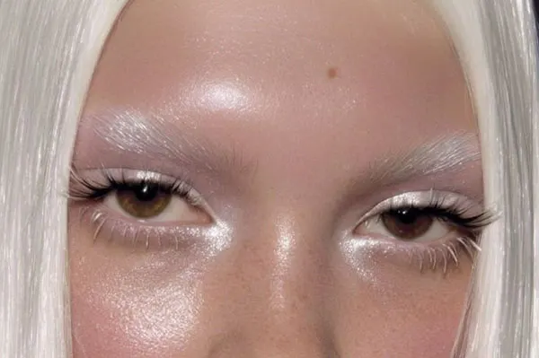 Bleach eyebrows 8