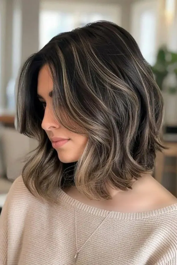 30 مدل رنگ مو هایلایت تیره و روشن موی کوتاه | این رنگ مو چرا هنوز از مد نیفتاده؟! 12 Dark and light highlight hair color for short hair 11