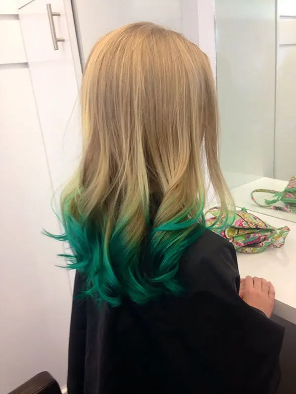 Dyeing the bottom of the hair 18