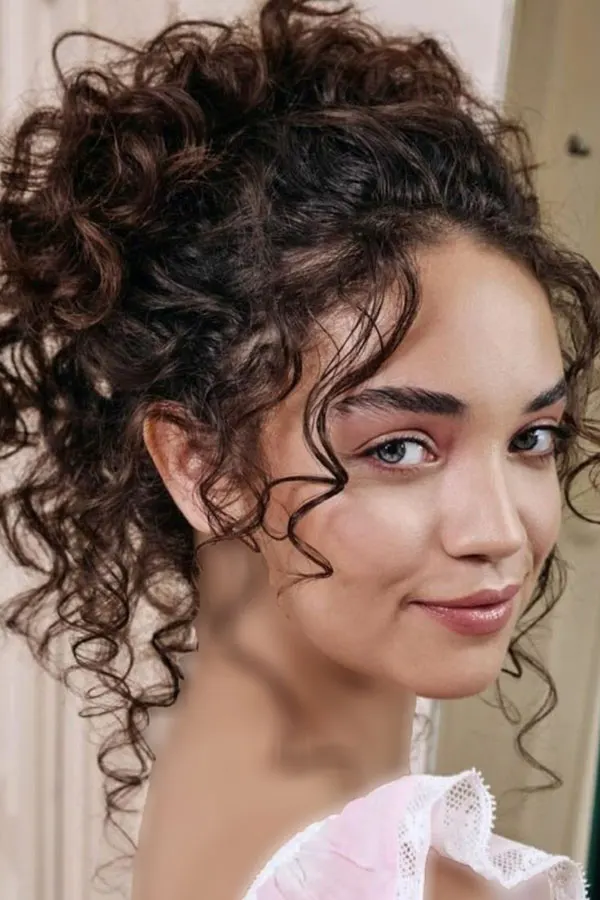 European curl chignon 1