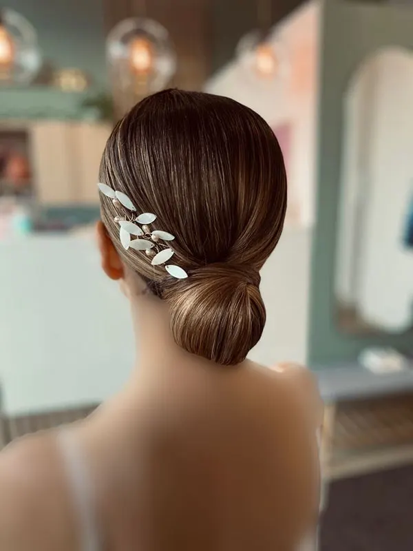 European low chignon 1