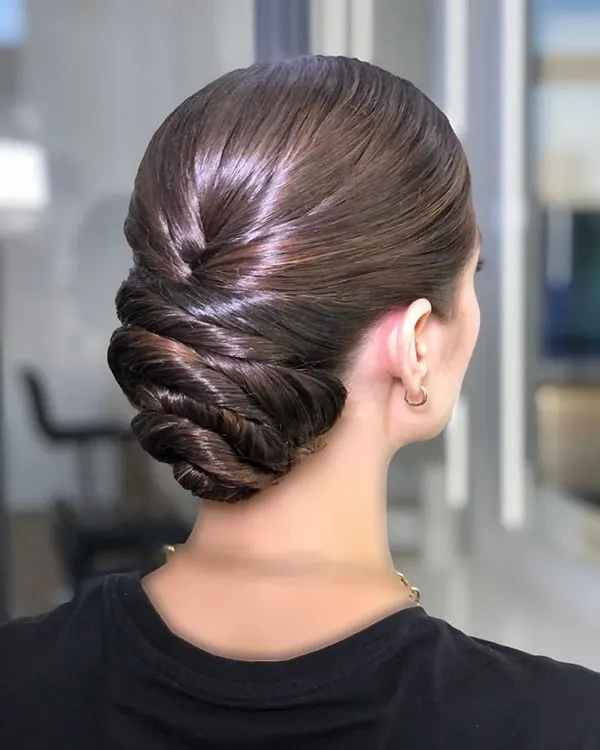 European low chignon 25
