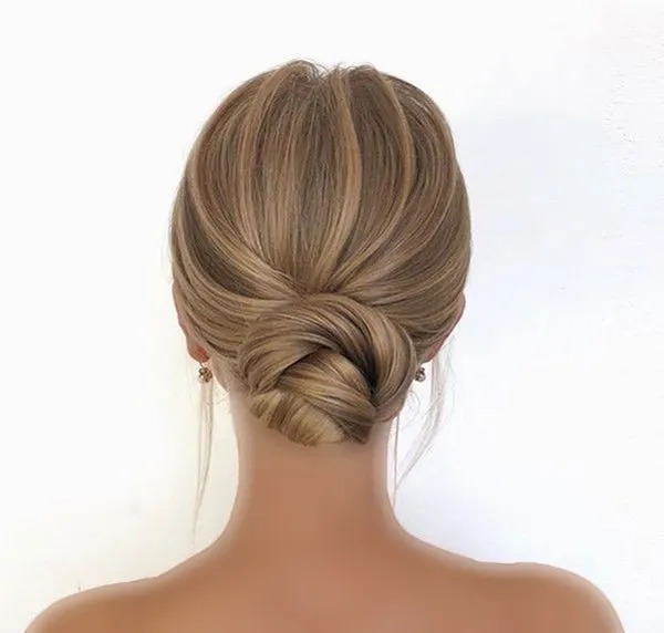 European low chignon 7