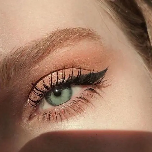 Eyeshadow for droopy eyelids 21