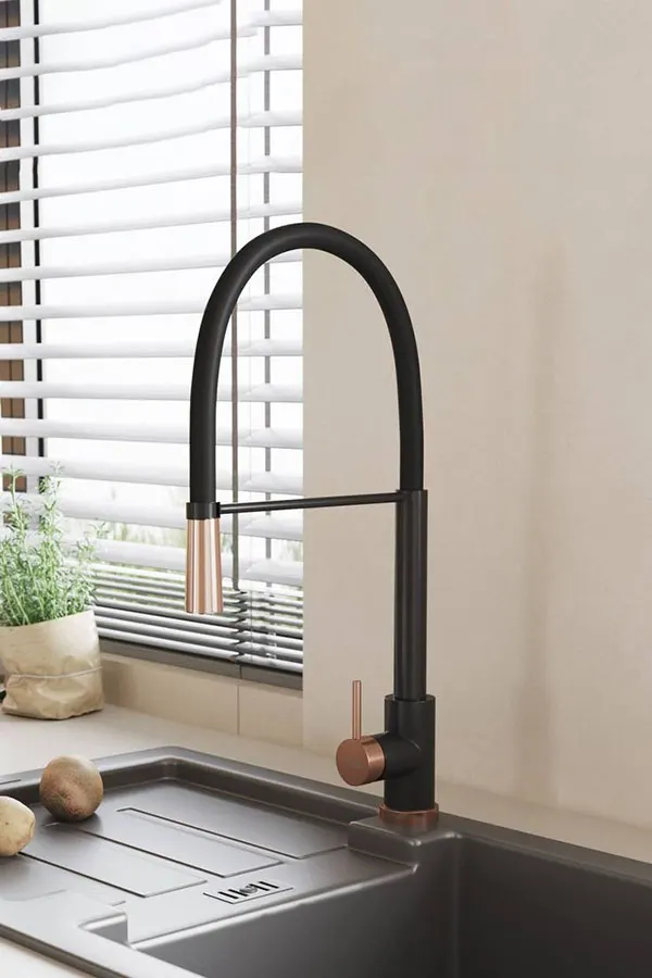 انواع شیرآلات آشپزخانه ترند 2026 | مشکی، طلایی یا کروم؟ 9 Kitchen faucets 5