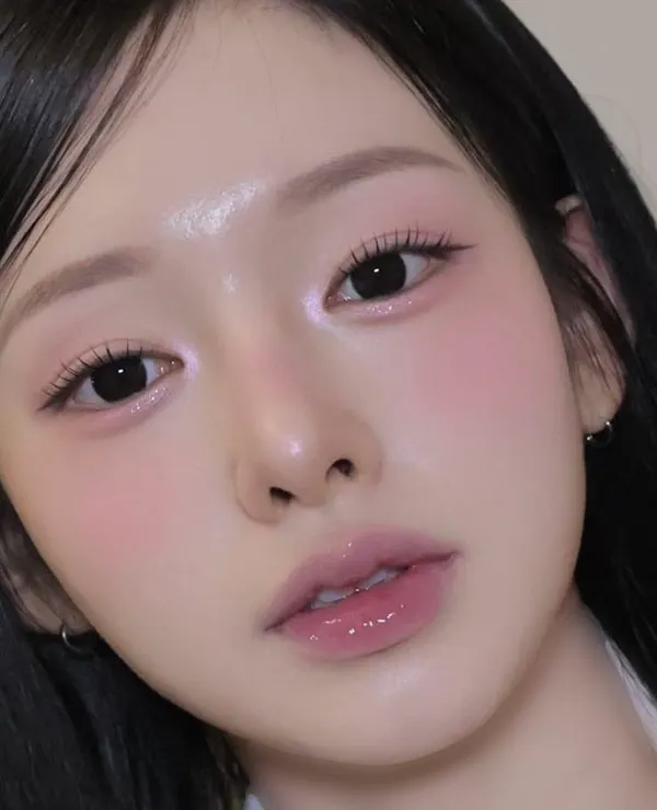 32 عکس میکاپ دخترانه کره ای| آرایش کیوت یا استایل جدی؟ انتخابی که صورتتو عوض میکنه... 14 Korean girl makeup photo 13