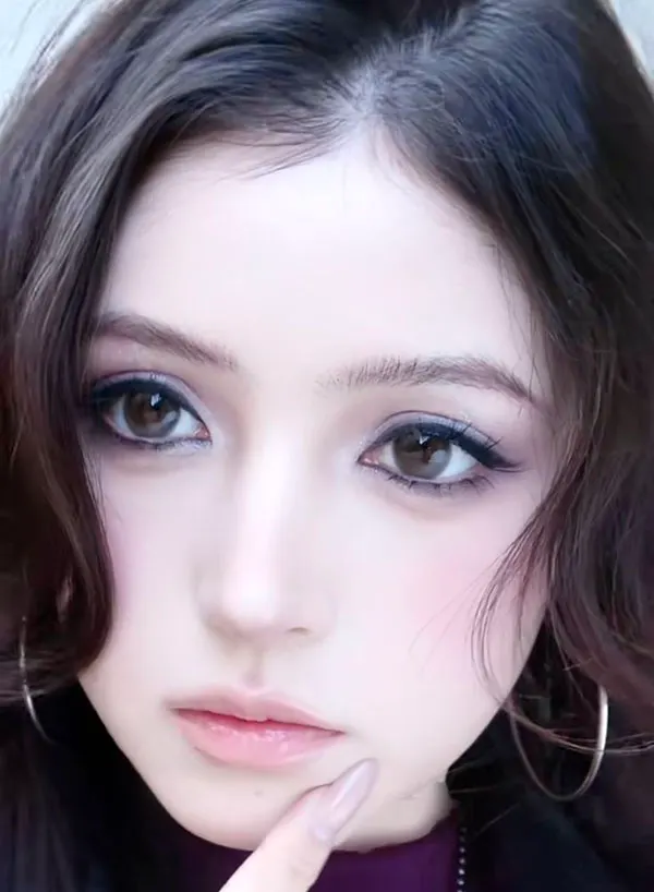 32 عکس میکاپ دخترانه کره ای| آرایش کیوت یا استایل جدی؟ انتخابی که صورتتو عوض میکنه... 20 Korean girl makeup photo 16