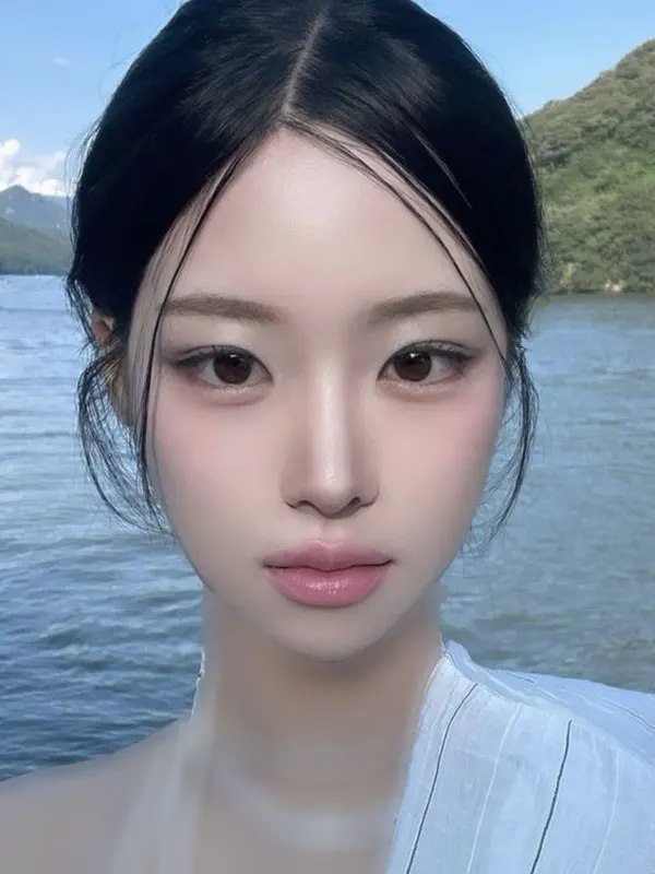 32 عکس میکاپ دخترانه کره ای| آرایش کیوت یا استایل جدی؟ انتخابی که صورتتو عوض میکنه... 28 Korean girl makeup photo 24