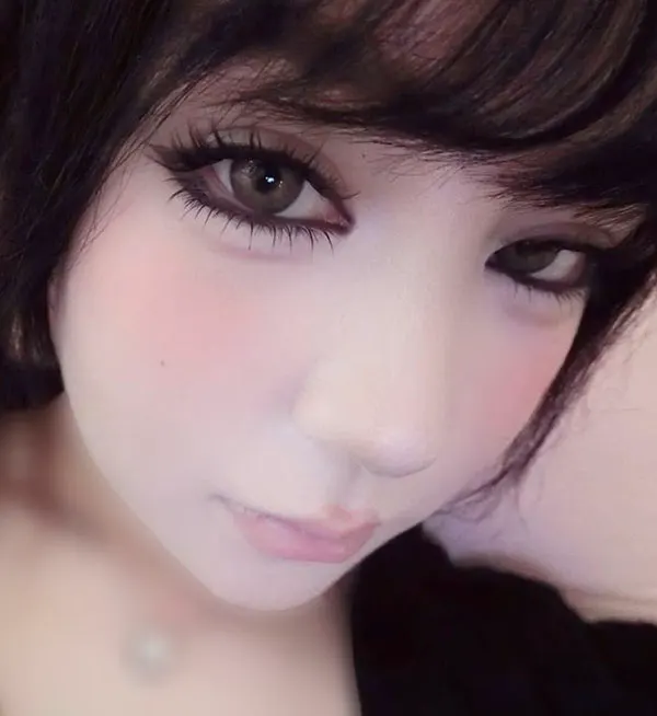 32 عکس میکاپ دخترانه کره ای| آرایش کیوت یا استایل جدی؟ انتخابی که صورتتو عوض میکنه... 31 Korean girl makeup photo 27