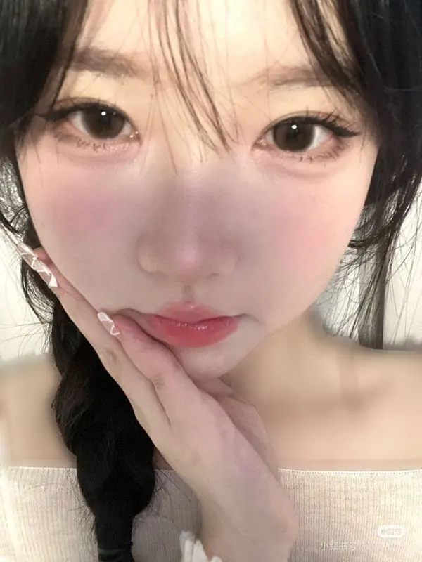 32 عکس میکاپ دخترانه کره ای| آرایش کیوت یا استایل جدی؟ انتخابی که صورتتو عوض میکنه... 32 Korean girl makeup photo 28