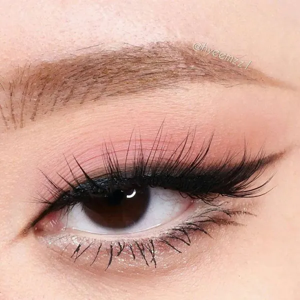 Long eye make up 1