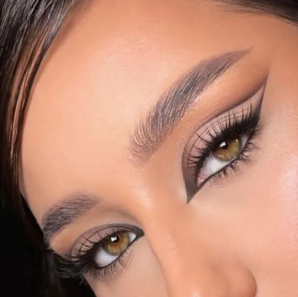 Long eye make up 12