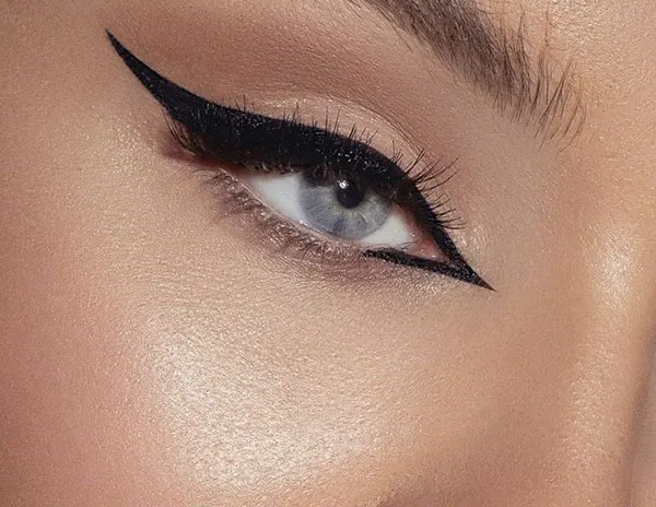 Long eye make up 25