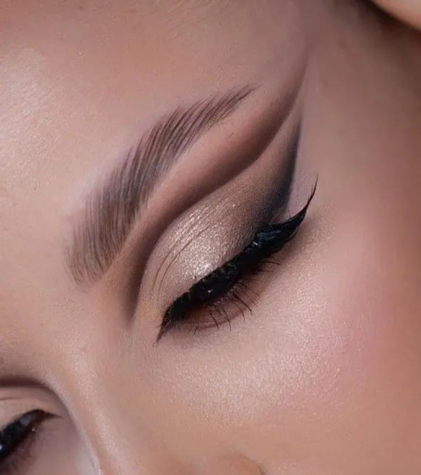 Long eye make up 3