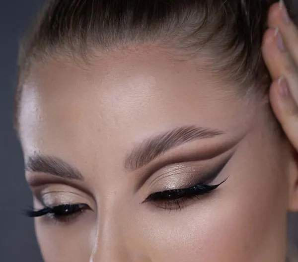 Long eye make up 32