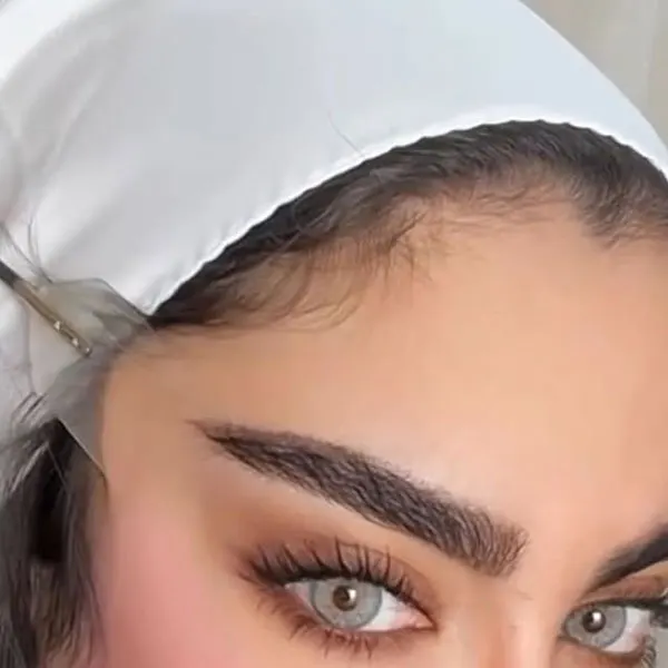 Natural eyebrow transplant model 22