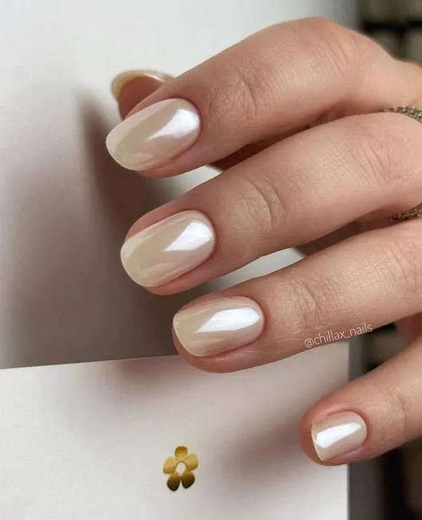 Nude colored nails 17