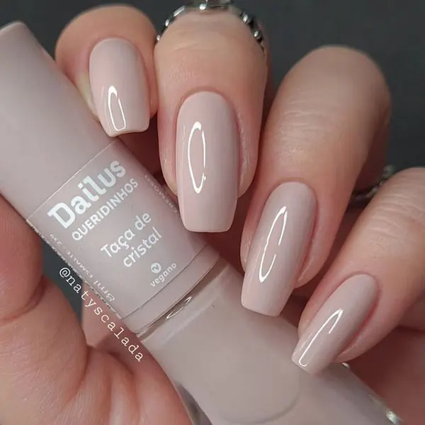 Nude colored nails 28