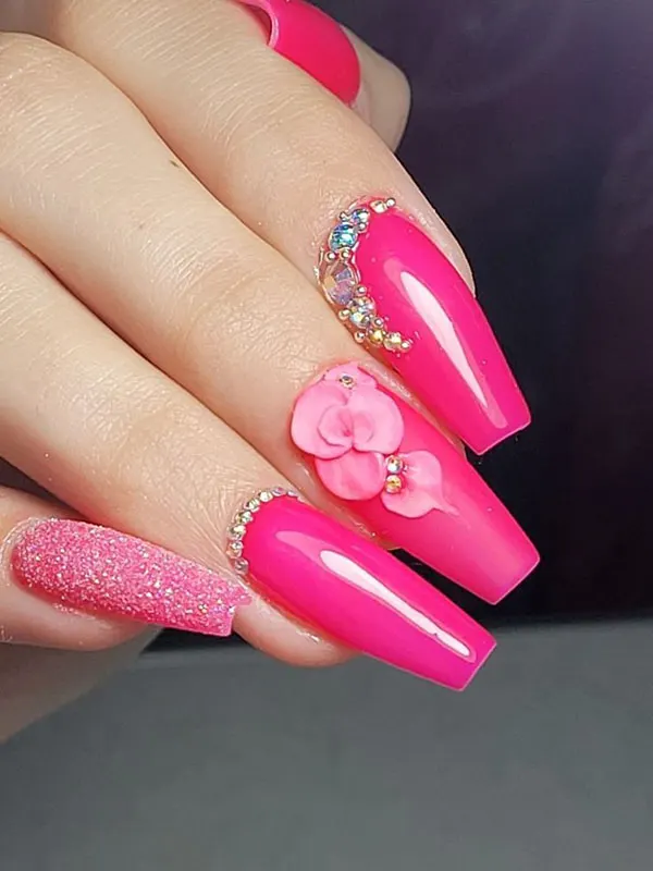 32 مدل ناخن مصنوعی صورتی؛ از بیبیپینک مینیمال تا فوشیای جسور! 6 Pink artificial nails 2