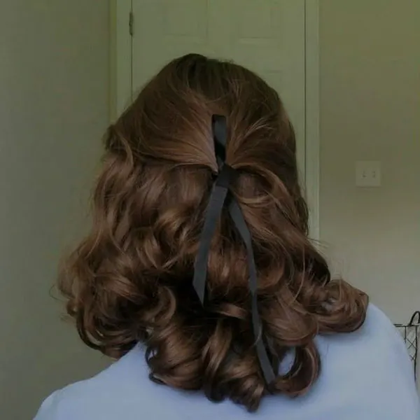 Short curly hairstyle 13