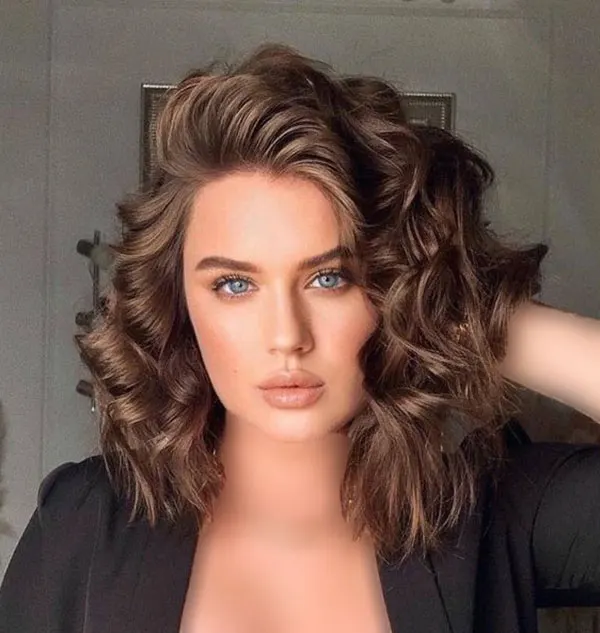 Short curly hairstyle 26