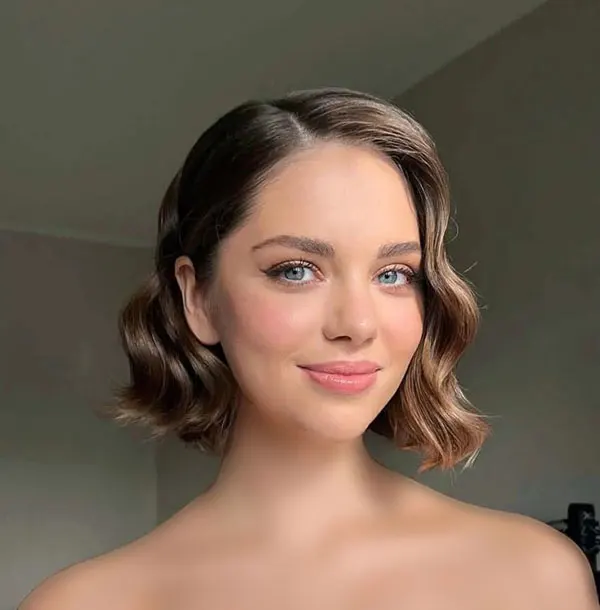 Short curly hairstyle 28