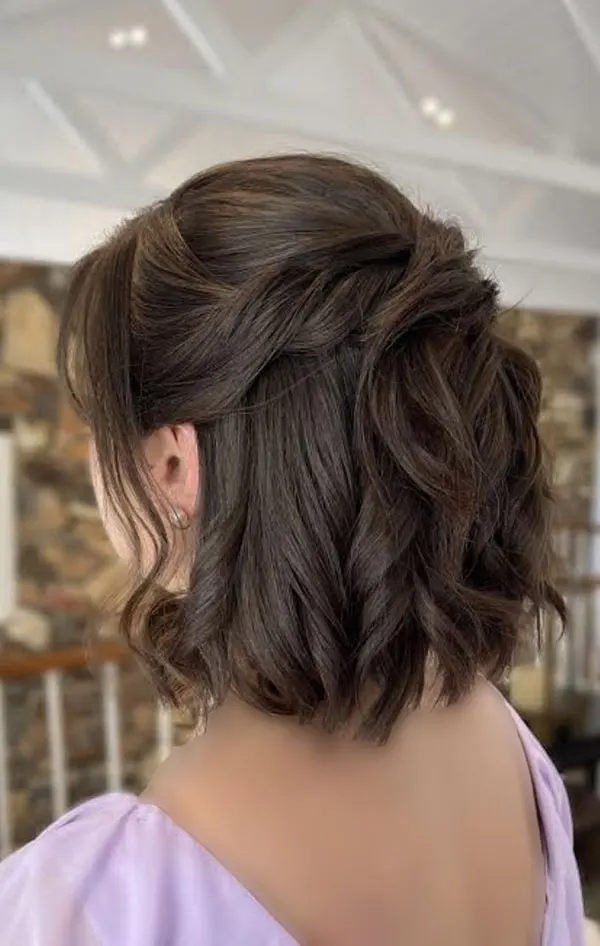 Short curly hairstyle 9