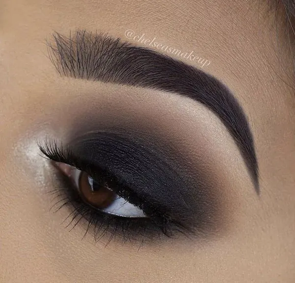 Simple black eyeshadow 22