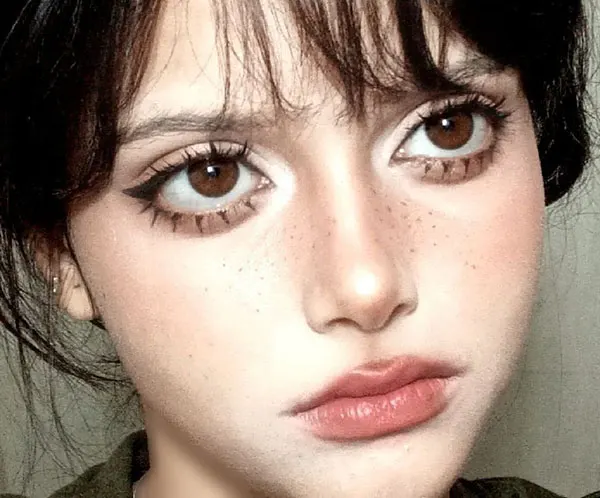 Simple girly makeup 12