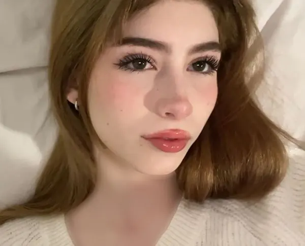 Simple girly makeup 13
