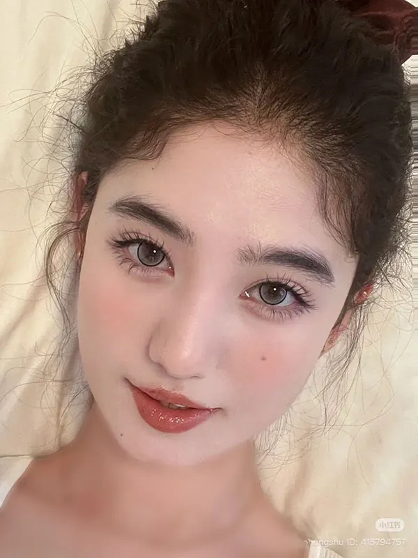 Simple girly makeup 5