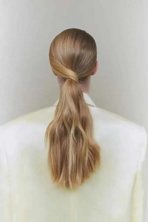 Simple hairstyle photo 18